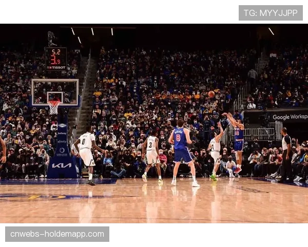 特写：库里在麦迪逊广场花园命中生涯第3500记三分